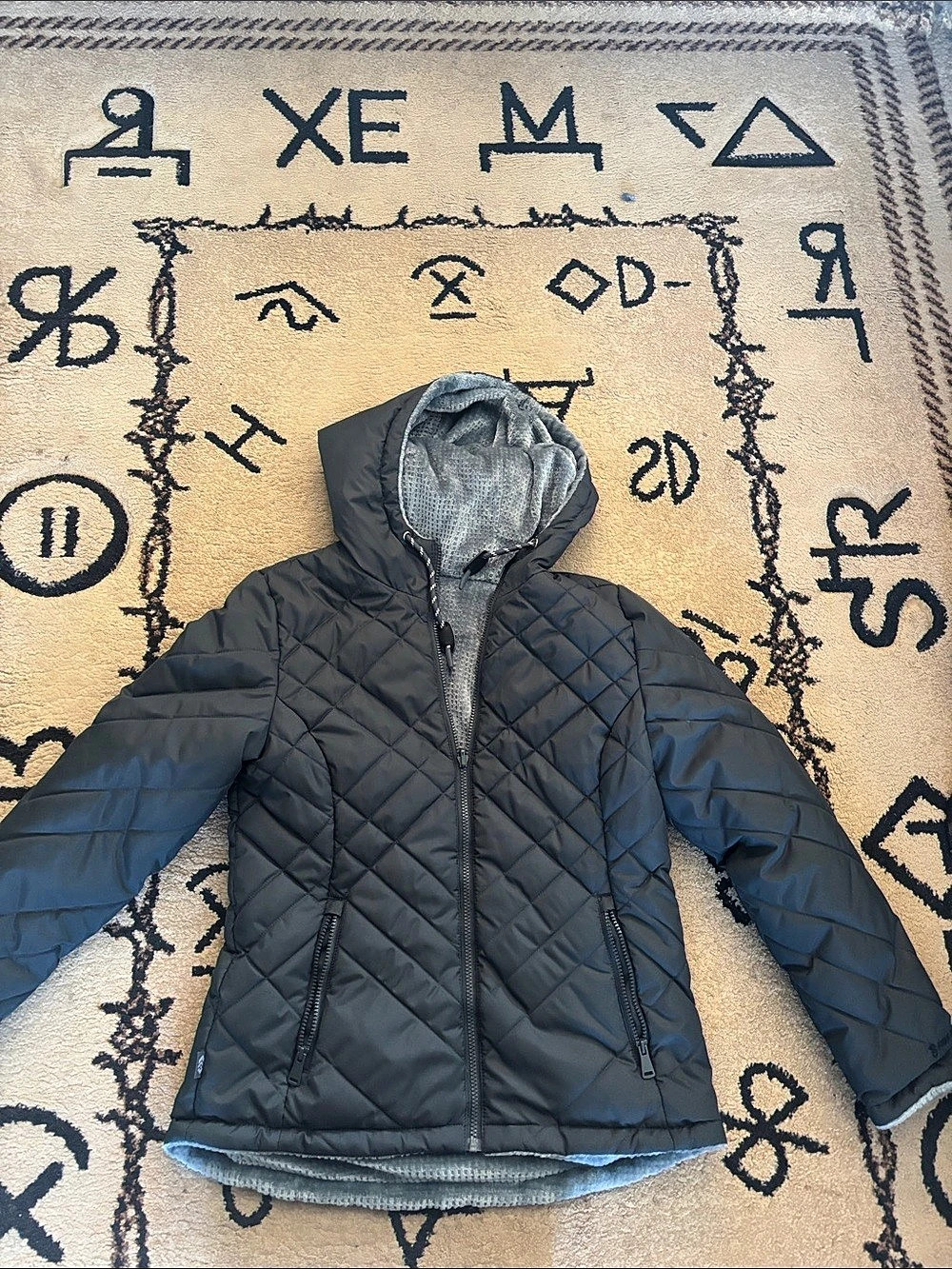 Women’s Puffer Jacket in Gray & Black